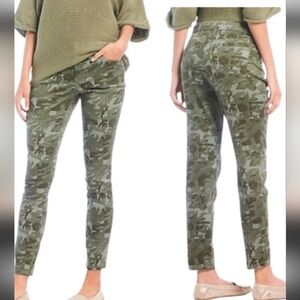 Tommy Bahama Tea Leaf Camo Green Skinny Pants - 8